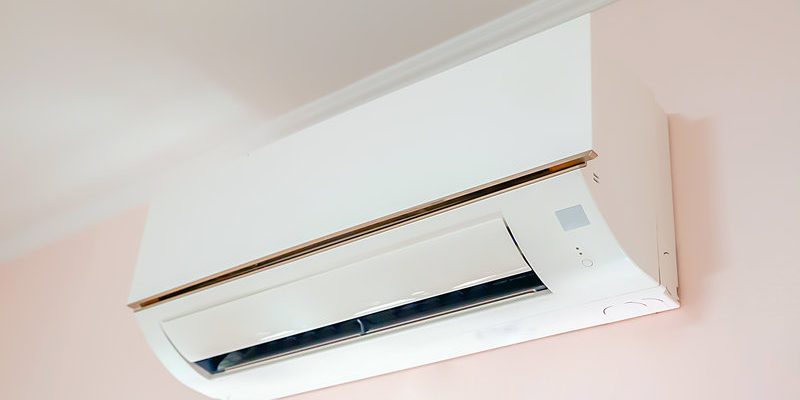 Wall-mounted air conditioner in Livingroom Wall-mounted air conditioner in Livingroom